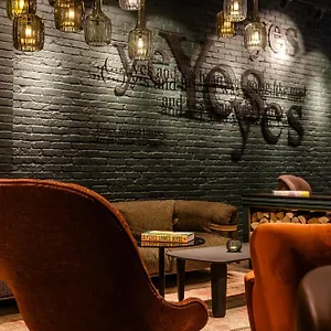 4* Szálloda One